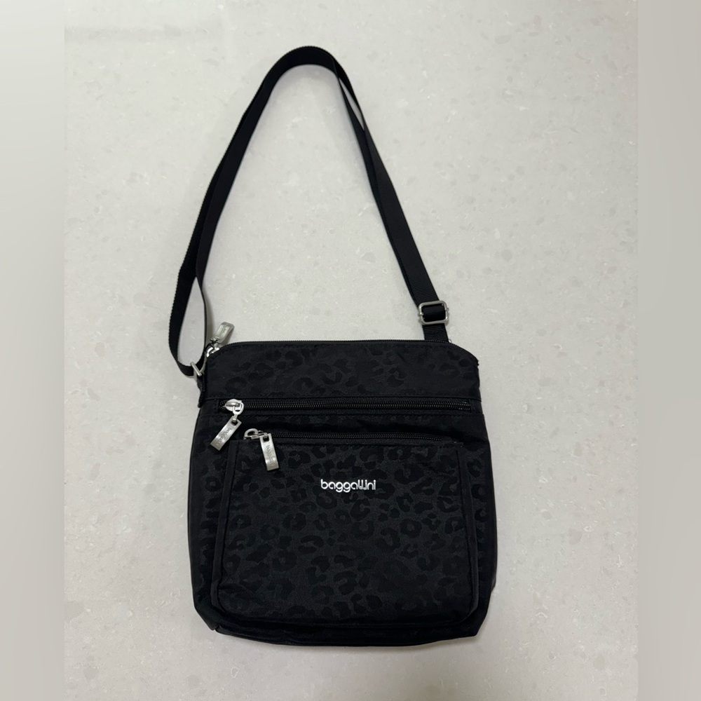 baggallini Black Crossbody Bag with Subtle Leopard Print